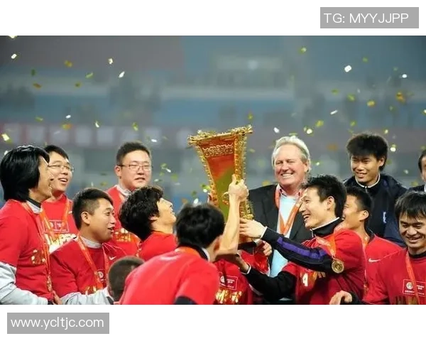 重庆篮球队与成都篮球队赛后复盘分析双方状态及战术表现